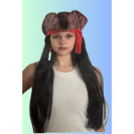 כובע פירט עם שיער שחור 